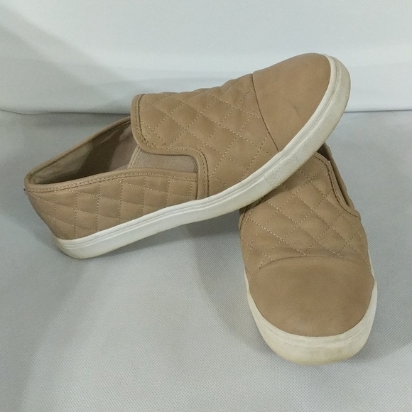 Steve Madden Zaander Quilted Tan Slip On Shoes Loafers - size 8.5 - Picture 2 of 8